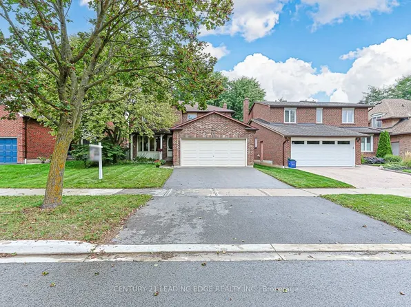 14 Buchanan Dr, Markham, ON L3R 4C5