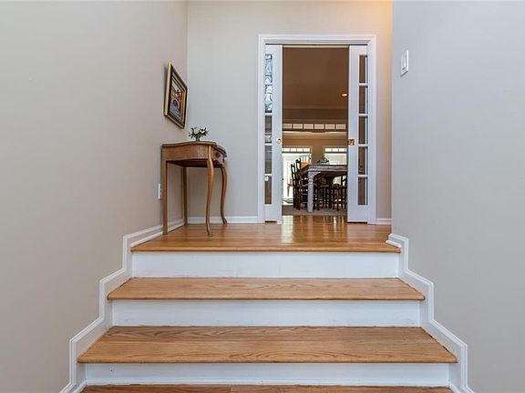 4th image of 2560 Oakwood Trce SE