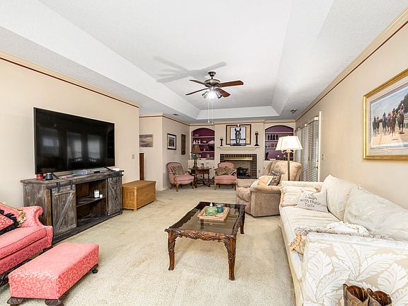 4th image of 2202 Graystone Dr