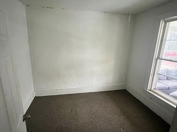 5th image of 21 E Courtney St #1