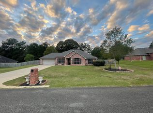 108 W Tyler Ln, Leesville, LA 71446
