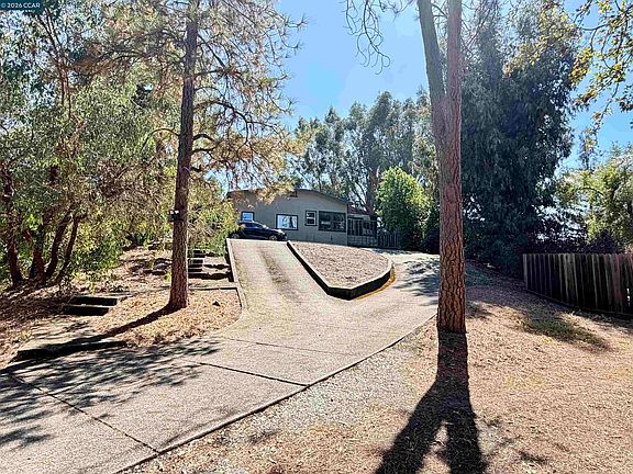 2nd image of 1591 Green Valley Rd