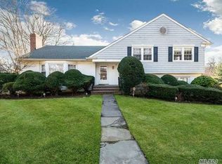 67 Whitehall Blvd, Garden City, NY 11530