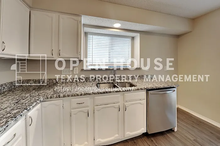 1025 Bass Dr — Photo 6