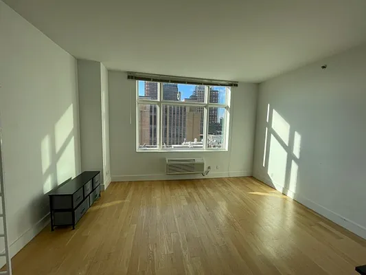 Rented by New York Zone Property Management LLC | media 6