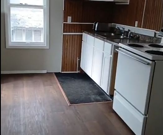 4th image of 155 1/2 Richmond Ave