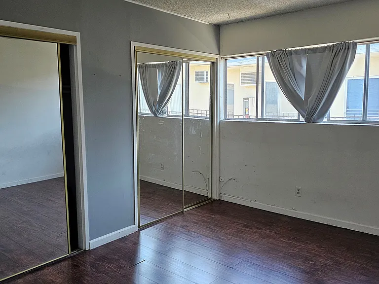 1363 E Acacia Ave #7 — Photo 8