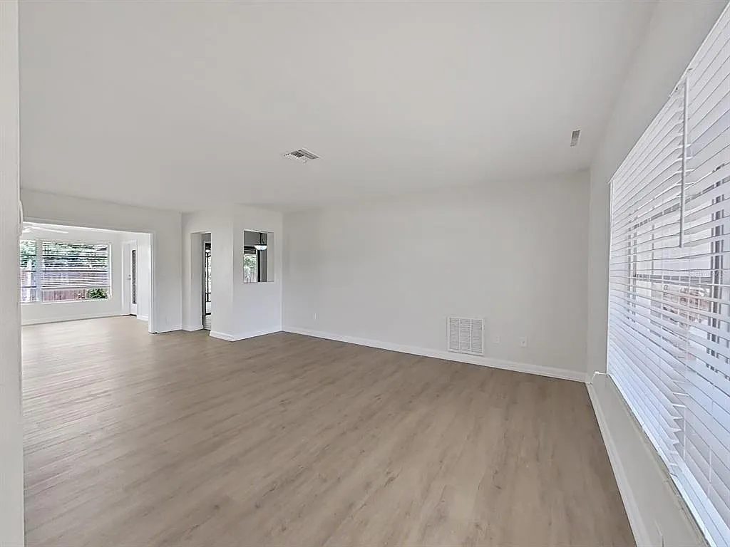 2 bed, 2.0 bath, 1260 sqft, $3,750 — Photo 3