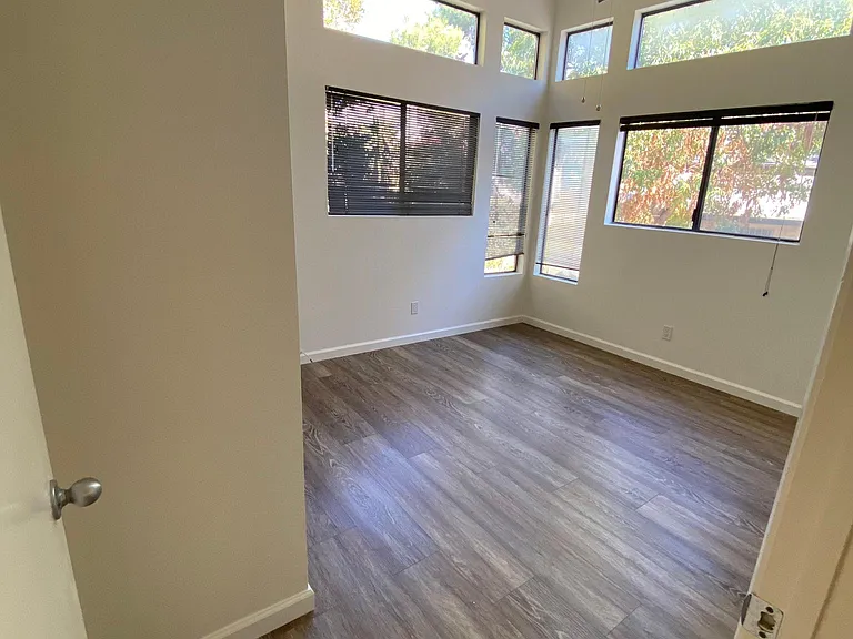 5736 Lauretta St #11 — Photo 9