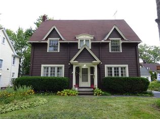3061 Chadbourne Rd, Shaker Heights, OH 44120