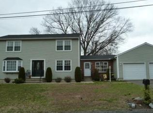 14 Baril Ln, Chicopee, MA 01013