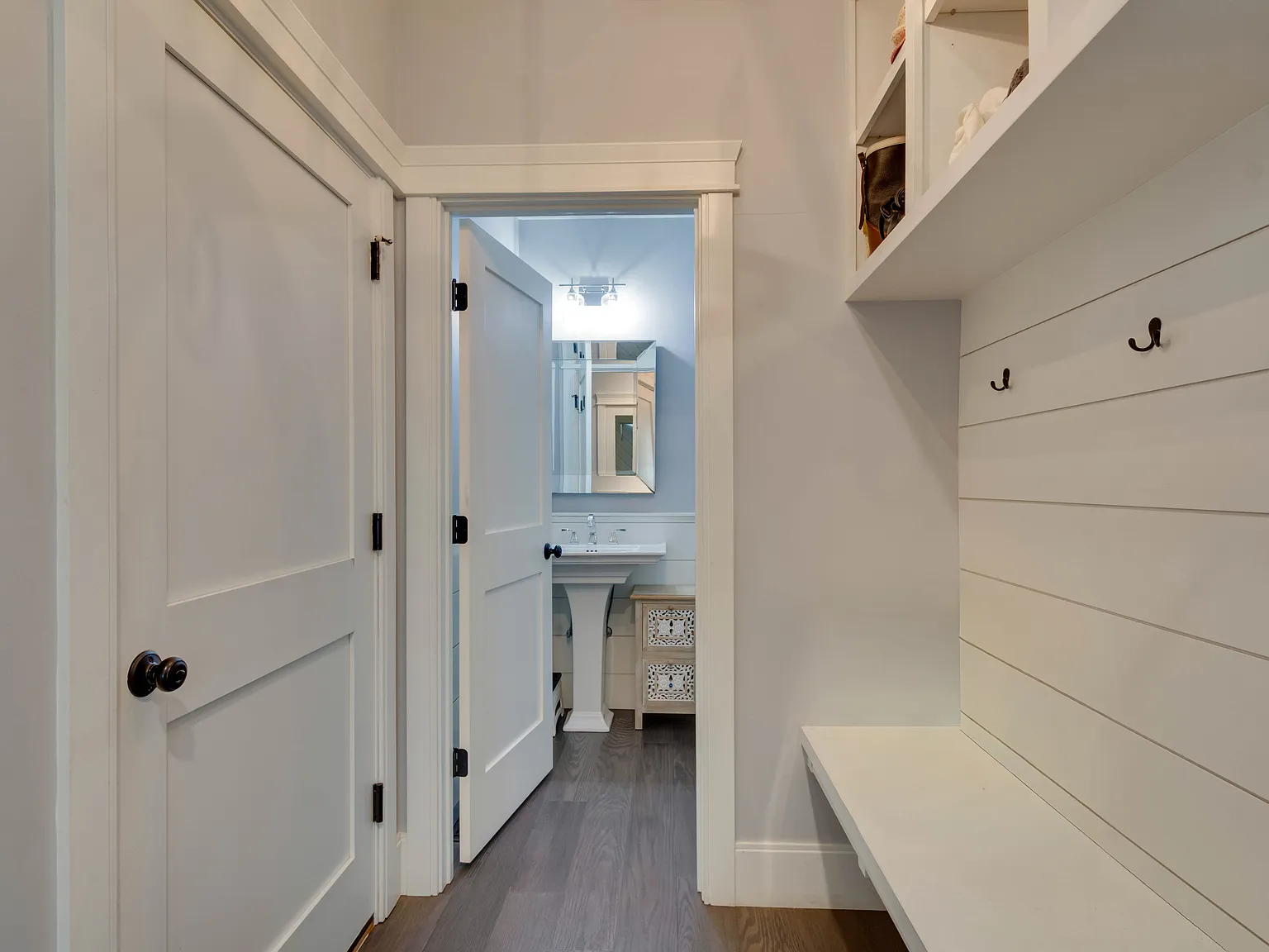 2 bed, 2.5 bath, 2400 sqft, $4,500 — Photo 4