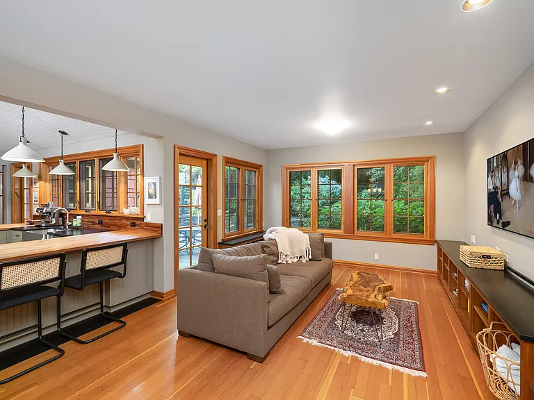 2731 SW Old Orchard Rd — Photo 18