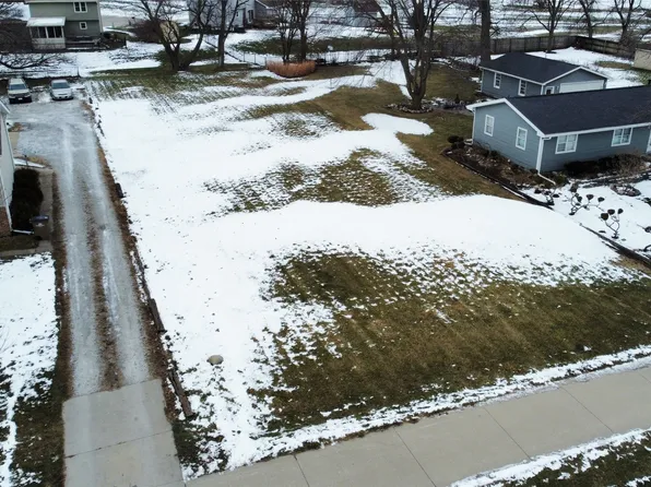 LT Six Ja Mar Vlg, Bondurant, IA 50035