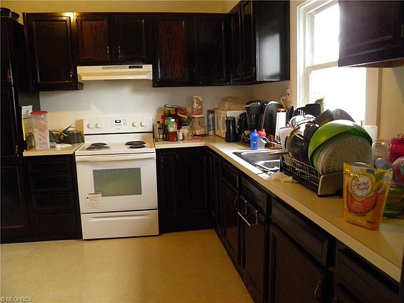 5th image of 310 W 23rd St