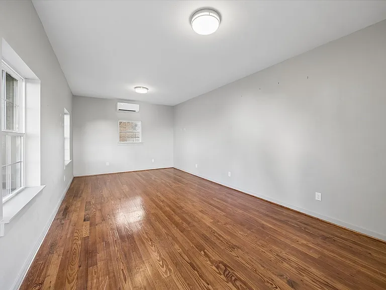 2316 Wordsworth St — Photo 14