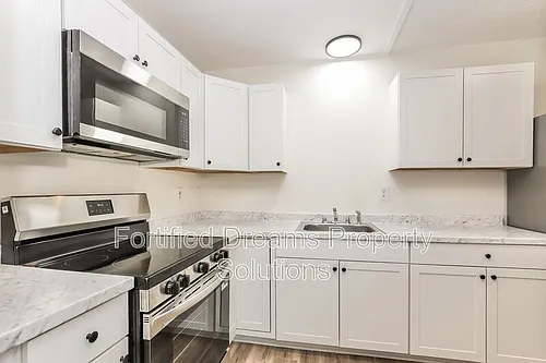 1102 Campbell St Photo 1