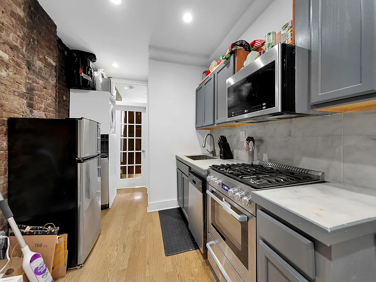 331 S 1st St #2L — Photo 5