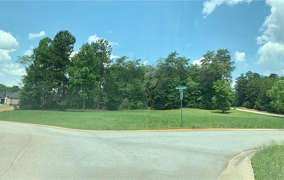 2nd image of 421 Beachwood Dr Lot 0