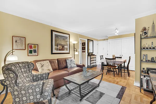 Sold by Bond New York | media 2