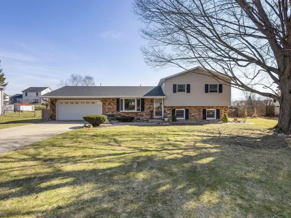 52088 Justine Dr, South Bend, IN 46628