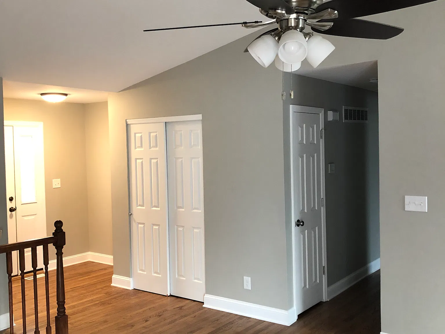 3 bed, 2500 sqft, $2,400 — Photo 3