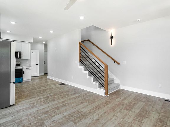 2nd image of 103 Wabash Ave