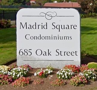 685 Oak St #17-12, Brockton, MA, 02301