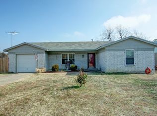 1113 S Broadway St, Skiatook, OK 74070
