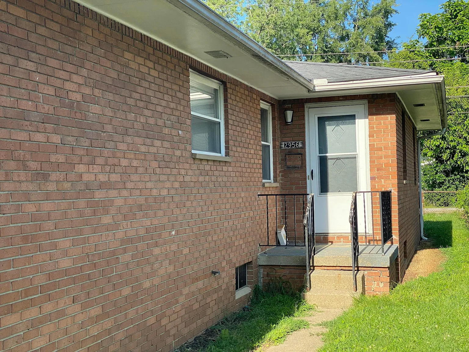 2 bed, 1700 sqft, $1,295 — Photo 2