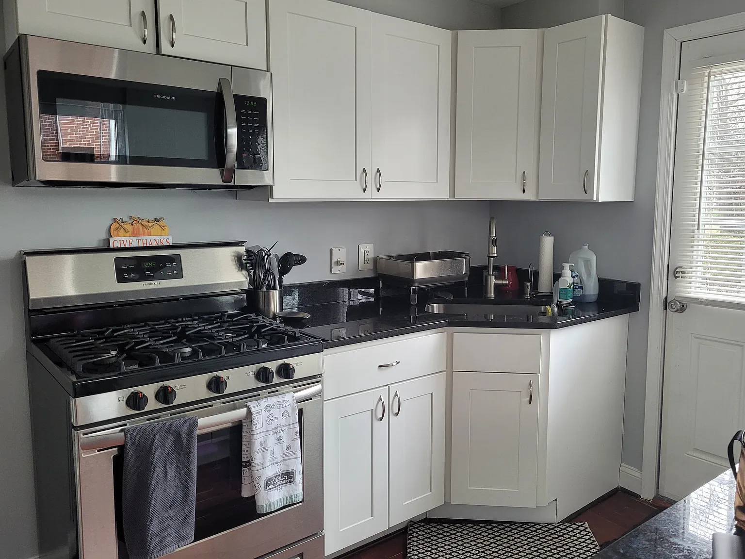 3 bed, 1459 sqft, $1,900 — Photo 3