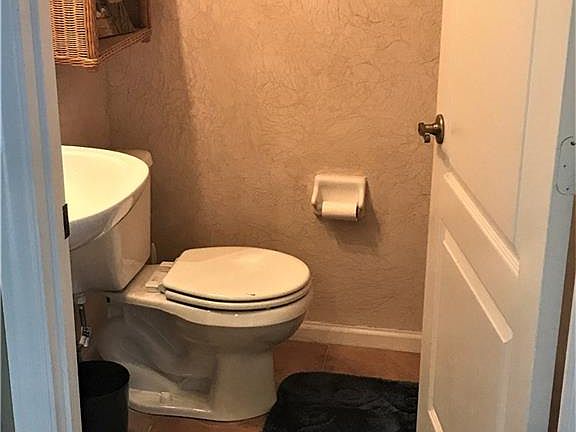 4th image of 796 NW Waterlily Pl