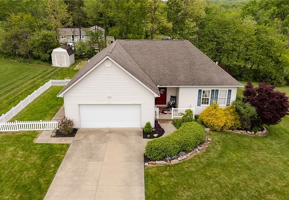 1st image of 130 Hillside Dr
