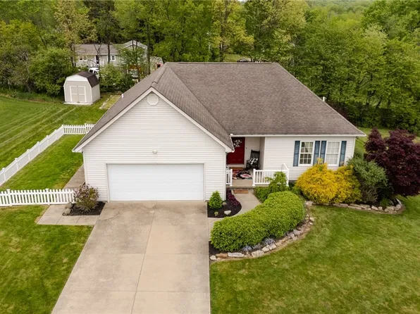 130 Hillside Dr, East Palestine, OH 44413