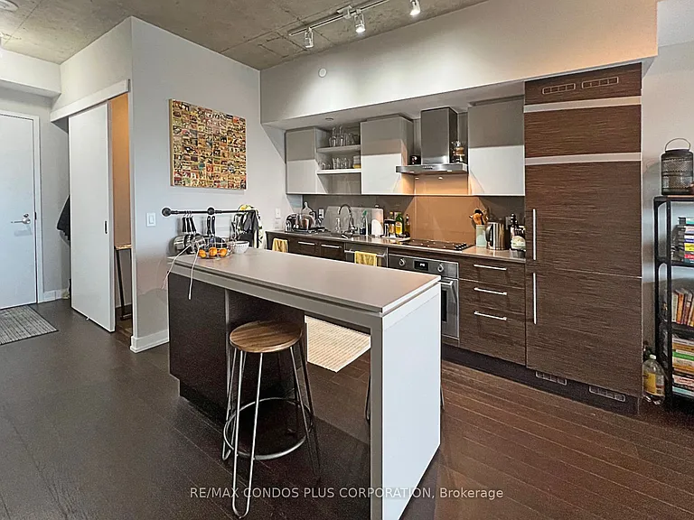1030 King St W #1205 — Photo 2