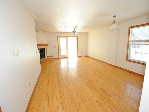 3rd image of 4139 Wood Hills Dr #C1