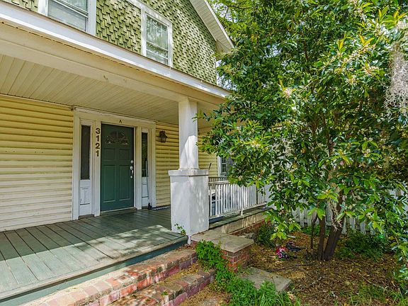 3rd image of 3121 Rosewood Dr