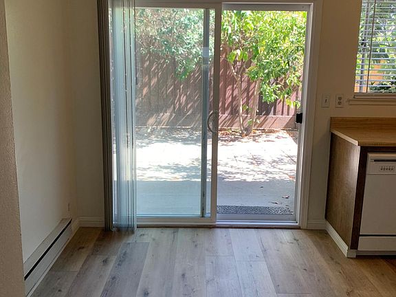 dining area in the kitchen