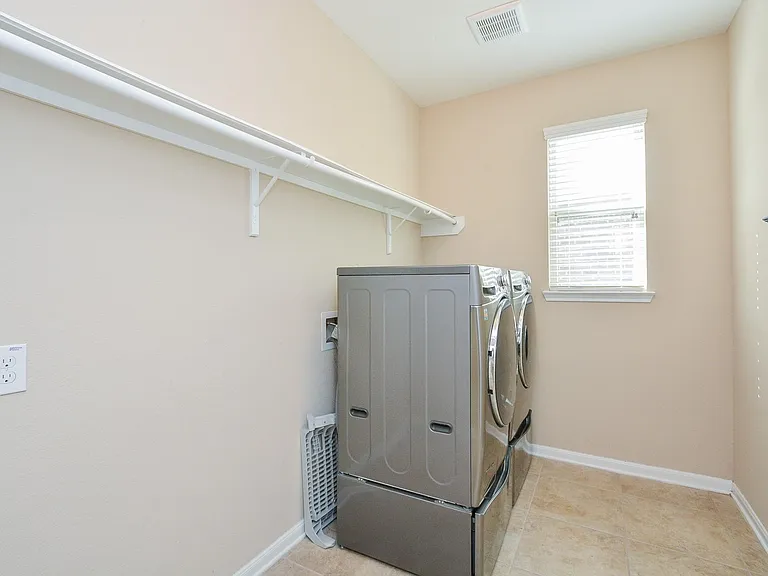 8019 Cheyenne Hills Trl — Photo 28