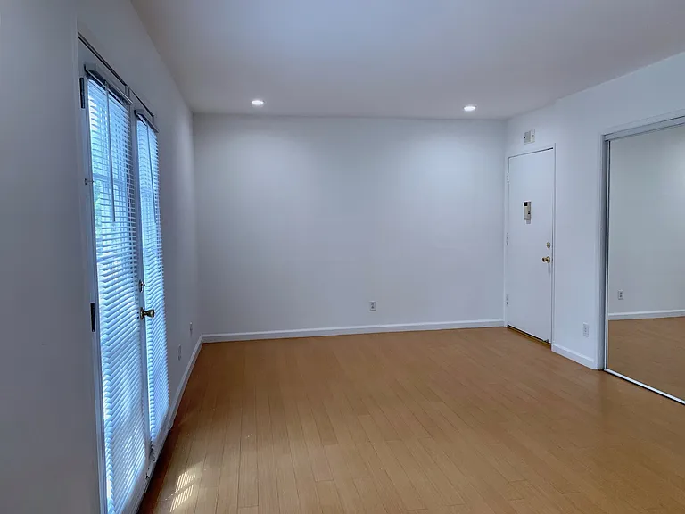 3426 Keystone Ave — Photo 5