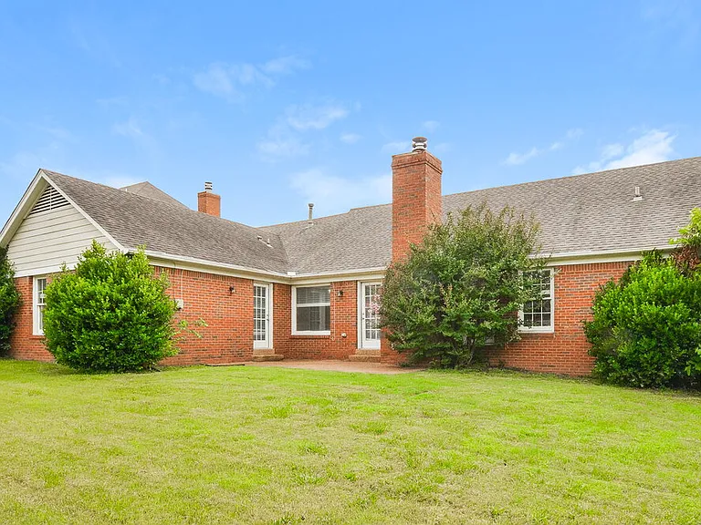4378 Bunker Hill Dr — Photo 3