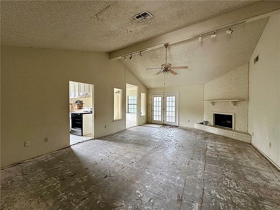 4th image of 4821 Meadow Vale Cir
