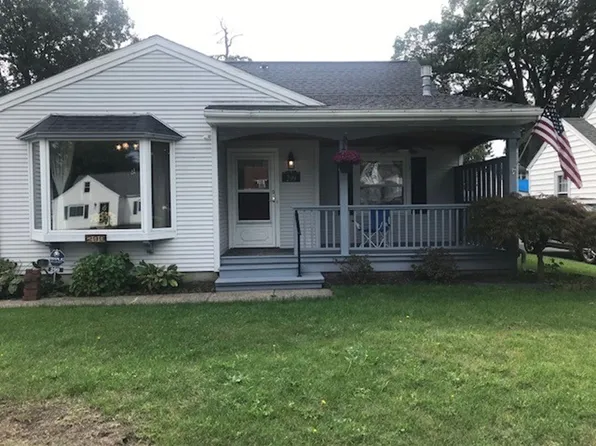 299 Pemberton Rd, Rochester, NY 14622