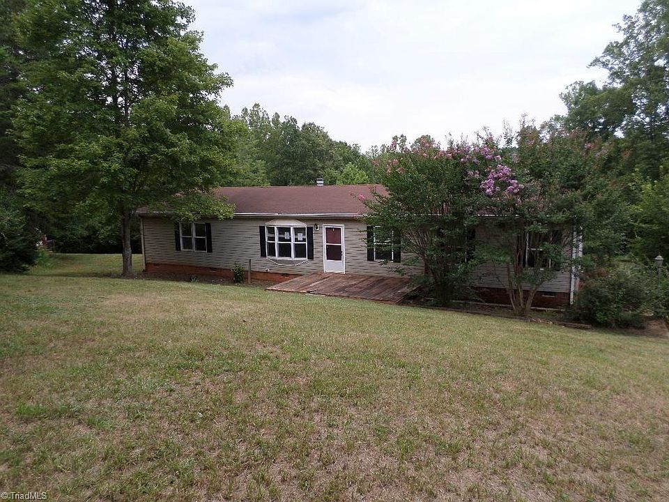 2nd image of 307 Hauser Rd