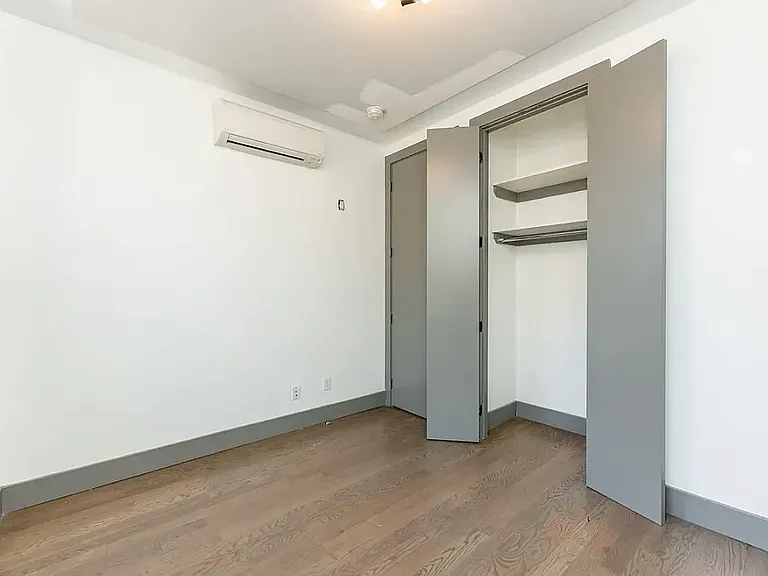 1649 Summerfield St #2A — Photo 6