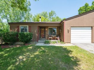 758 Woods Ct, Walled Lake, MI 48390