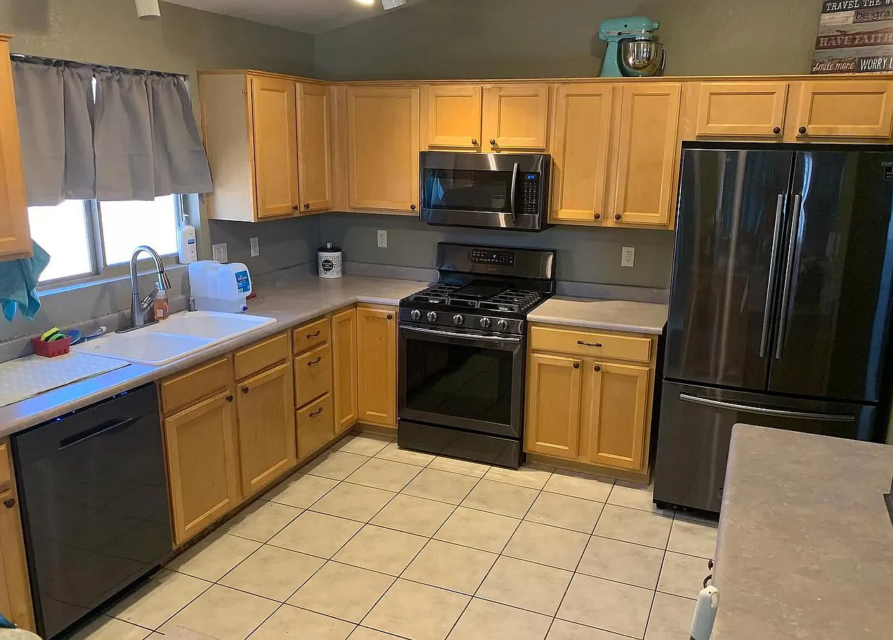 4 bed, 1869 sqft, $2,850 — Photo 3