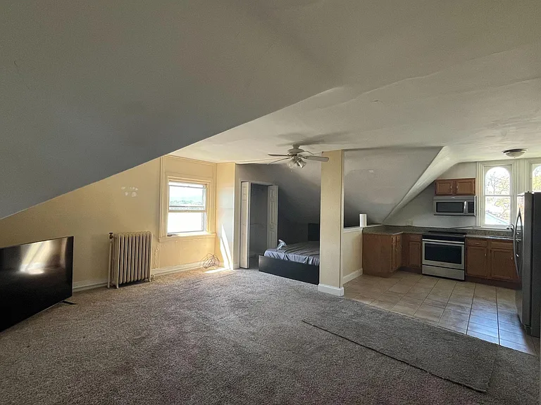 2841 N Front St #5 — Photo 2