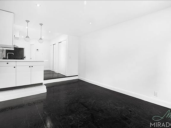 4th image of 255 W 14th St APT 2E