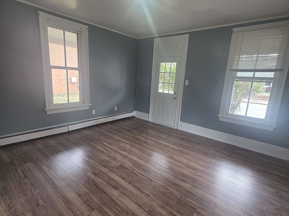 1st image of 14 Pleasant St Floor 1